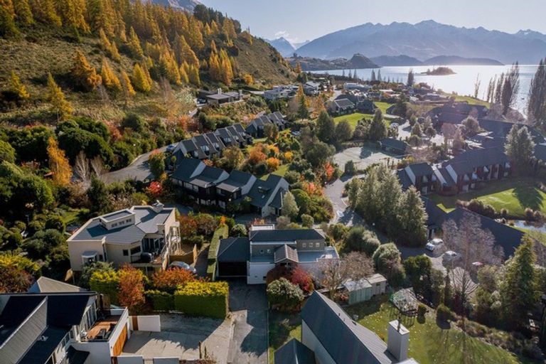 Photo of property in 17 Morrows Mead, Wanaka, 9305