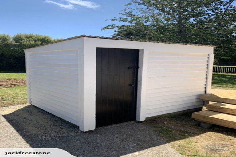 Photo of property in 69 Collingwood Street, Eltham, 4322