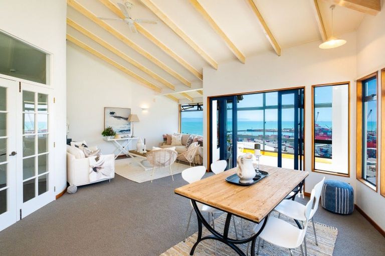 Photo of property in 20b Seapoint Road, Bluff Hill, Napier, 4110