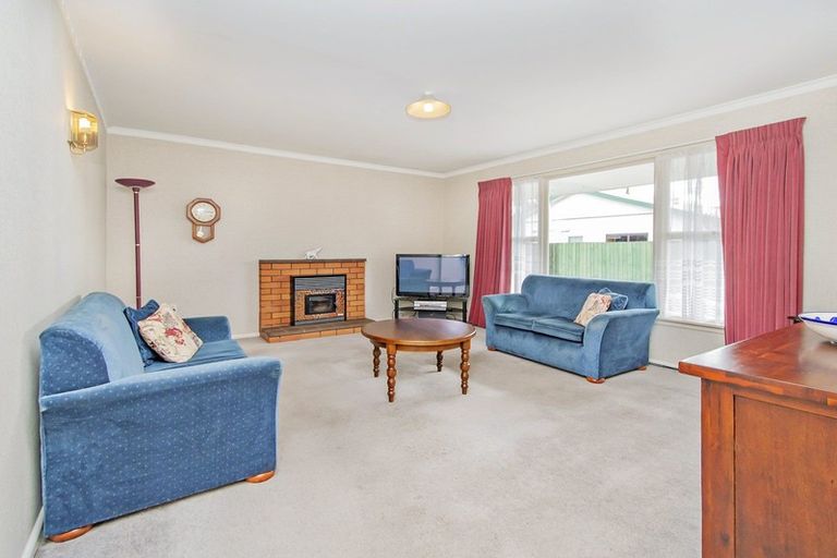 Photo of property in 2/7 Curletts Road, Sockburn, Christchurch, 8042