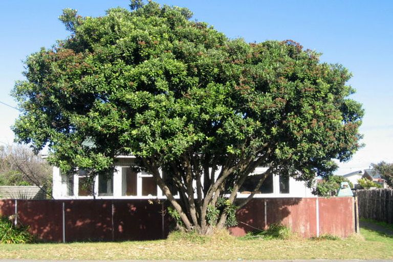Photo of property in 11a Toi Street, Otaki Beach, Otaki, 5512