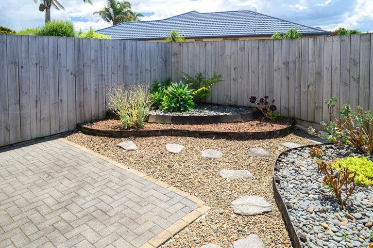 Photo of property in 14 Greig Place, Pukekohe, 2120