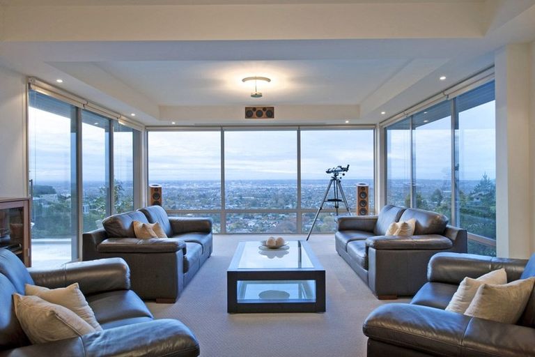 Photo of property in 22 Iles Lane, Cashmere, Christchurch, 8022