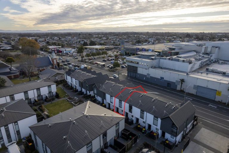 Photo of property in 4/8 New Brighton Road, Shirley, Christchurch, 8061