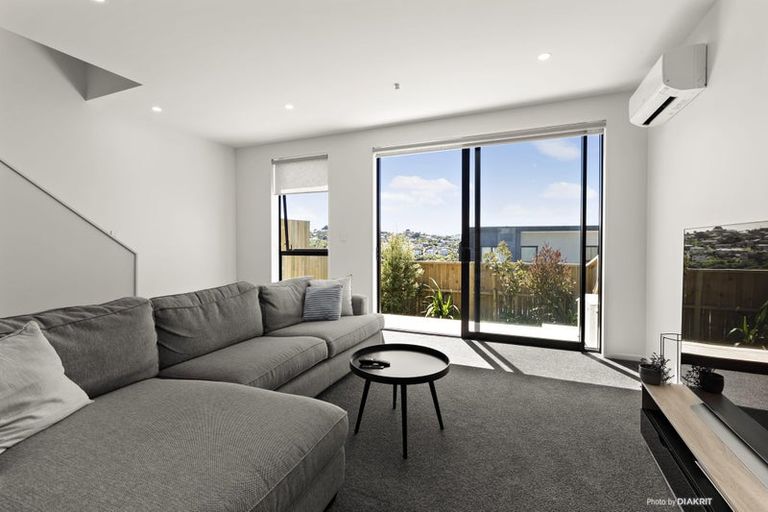 Photo of property in 14/62 Spenmoor Street, Newlands, Wellington, 6037