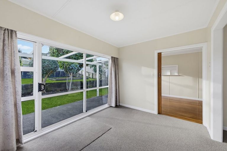 Photo of property in 71 Ngamotu Road, Spotswood, New Plymouth, 4310