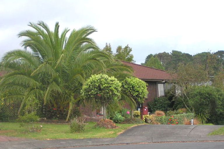 Photo of property in 8 Wilmington Place, Forrest Hill, Auckland, 0620