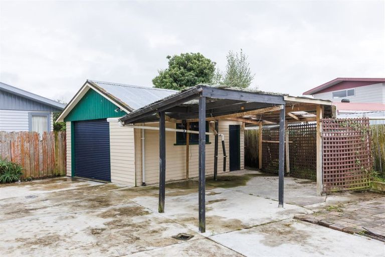 Photo of property in 12 Motuoapa Place, Kelvin Grove, Palmerston North, 4414