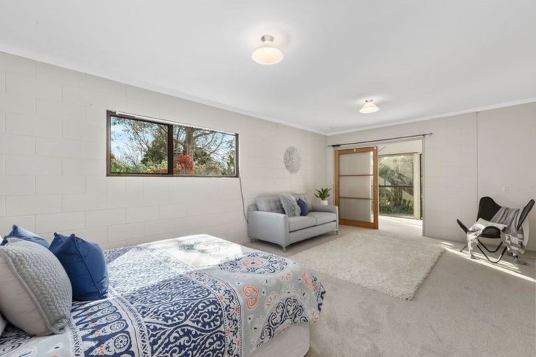 Photo of property in 1/2 Leith Way, Rothesay Bay, Auckland, 0630