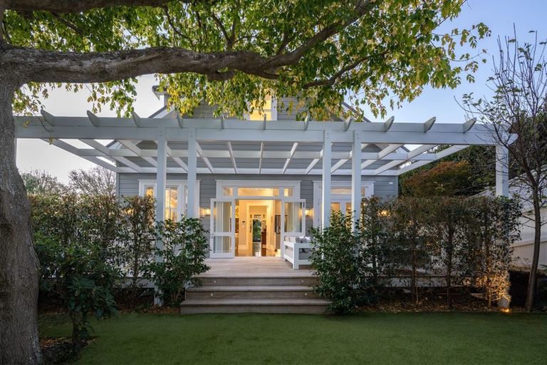 Photo of property in 86 Sarsfield Street, Herne Bay, Auckland, 1011