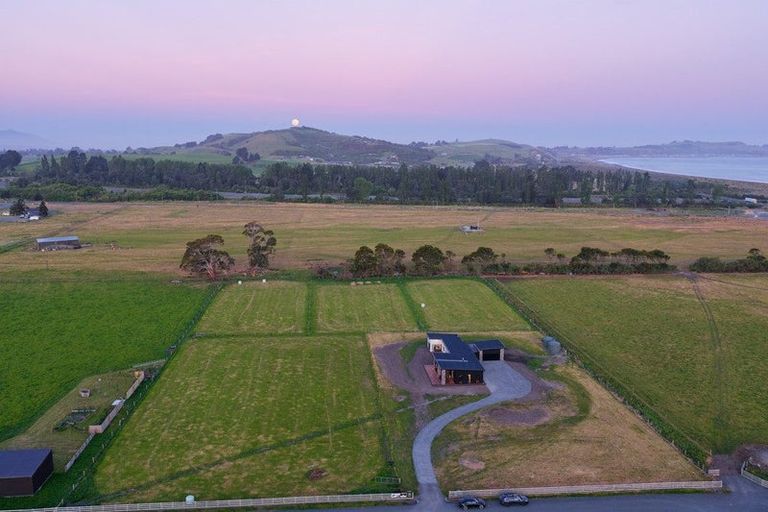 Photo of property in 23 Te Ao Wharepapa Lane, Peketa, 7373