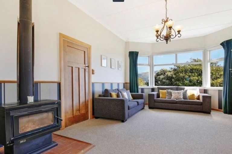 Photo of property in 33 Awatea Street, Ranui, Porirua, 5024