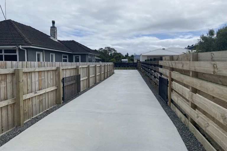 Photo of property in 188b Seaview Road, Westown, New Plymouth, 4310