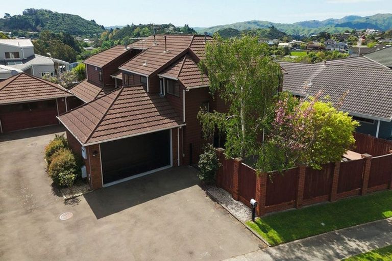 Photo of property in 2/42 Spyglass Lane, Whitby, Porirua, 5024