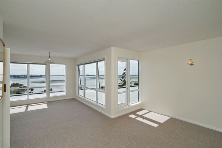 Photo of property in 15 Tama Terrace, Mount Pleasant, Christchurch, 8081