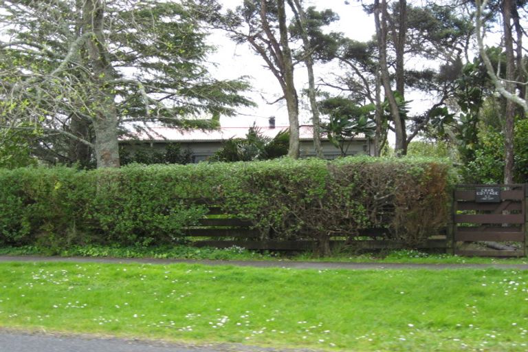 Photo of property in 32 Ferry Parade, Herald Island, Auckland, 0618