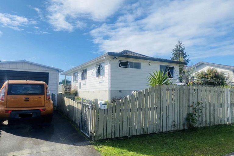 Photo of property in 2 Sparrow Place, Weymouth, Auckland, 2103