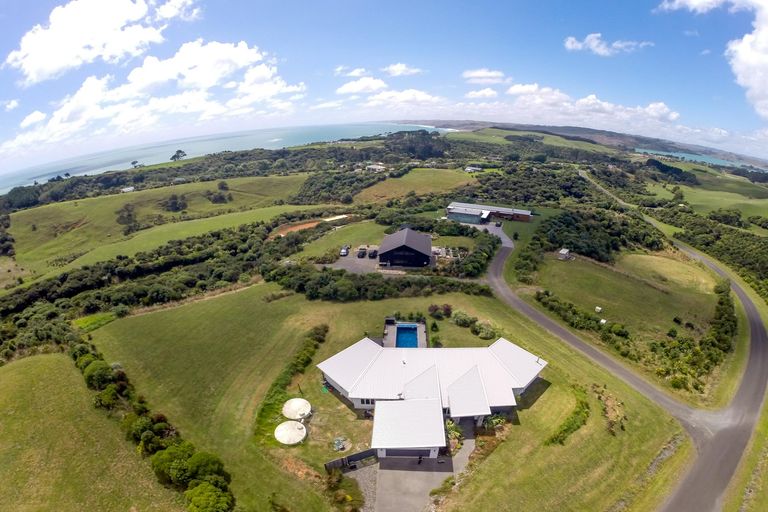 Photo of property in 56 Te Ahiawa Road, Raglan, 3297