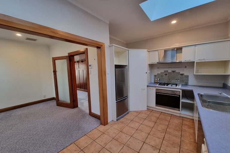 Photo of property in 62 Fairview Crescent, Kelburn, Wellington, 6012