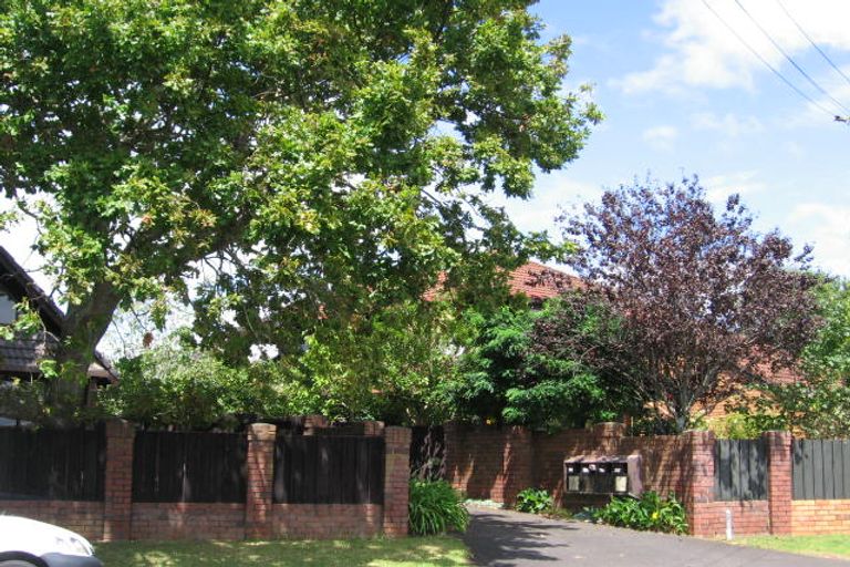 Photo of property in 3/18 Otakau Road, Milford, Auckland, 0620