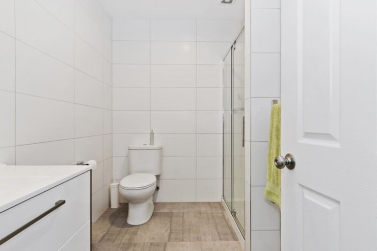 Photo of property in 2/8 Victoria Road, Mount Maunganui, 3116