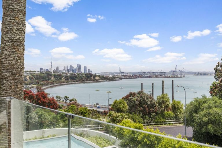 Photo of property in 92 Paritai Drive, Orakei, Auckland, 1071