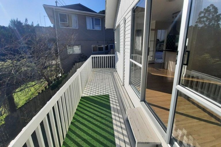 Photo of property in 9 Bryers Place, Bayview, Auckland, 0629