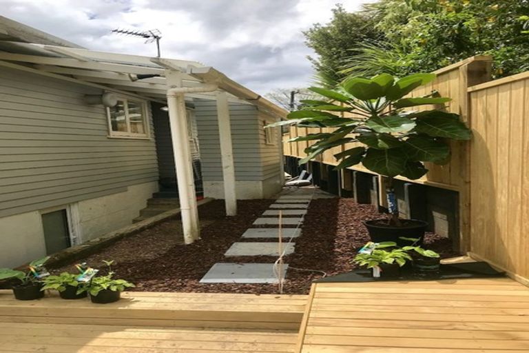 Photo of property in 35 Drome View Place, Beach Haven, Auckland, 0626