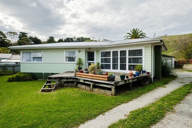 Photo of property in 63 Lyell Road, Outer Kaiti, Gisborne, 4010
