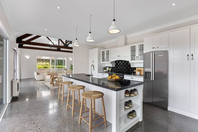 Photo of property in 144 Henwood Road, Paraite, New Plymouth, 4372