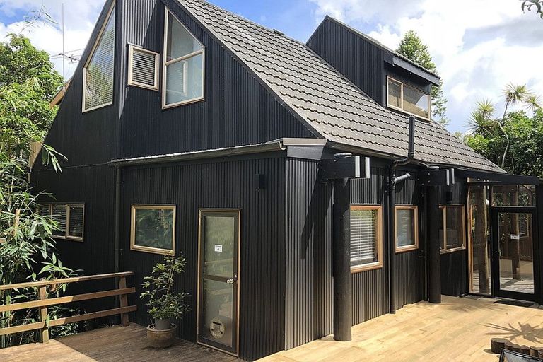 Photo of property in 4 Park Hill Road, Birkenhead, Auckland, 0626