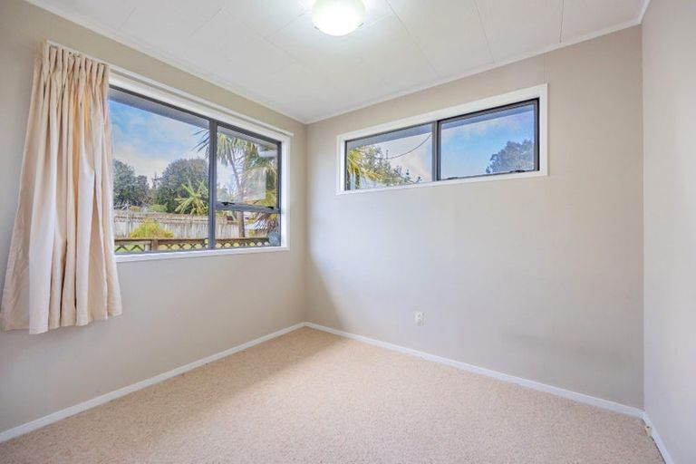 Photo of property in 92 Lynn Road, Bayview, Auckland, 0629