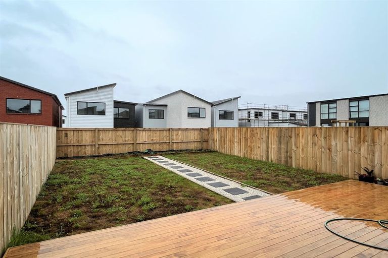 Photo of property in 23 Coast Garden Drive, Hobsonville, Auckland, 0616