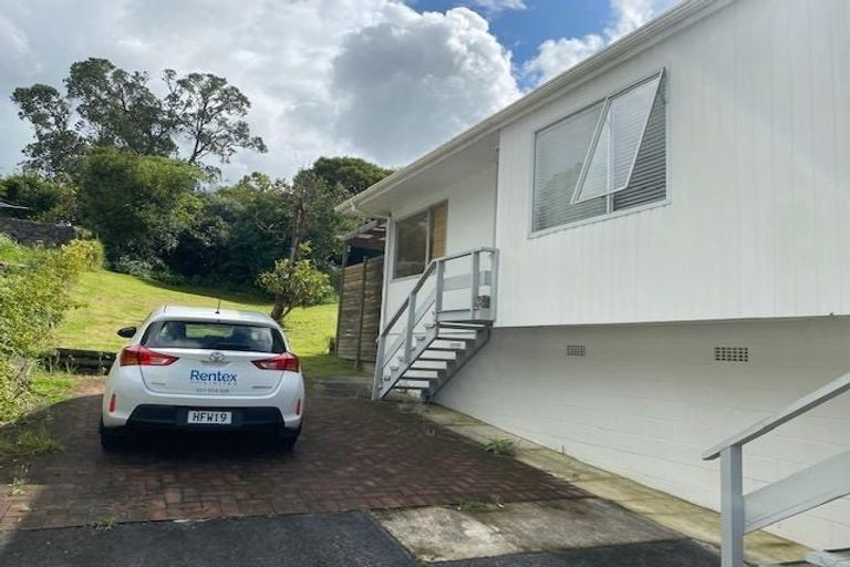 Photo of property in 2/32 Teal Crescent, Beach Haven, Auckland, 0626