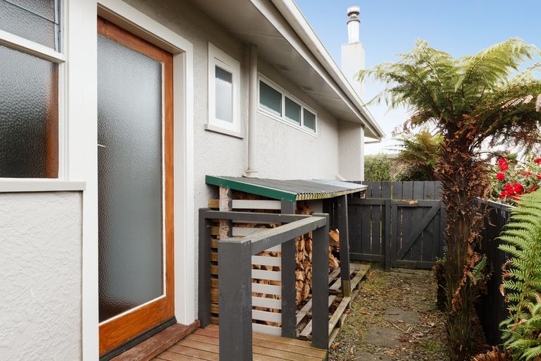 Photo of property in 10 Wood Street, Takaro, Palmerston North, 4410