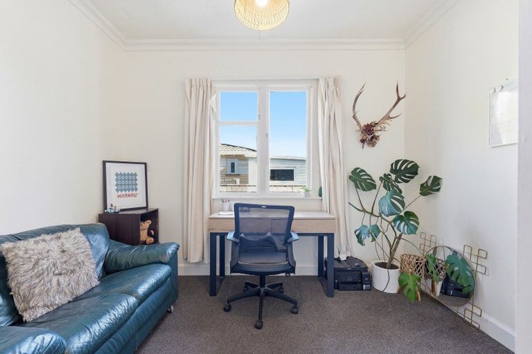 Photo of property in 17 Hutchison Crescent, Durie Hill, Whanganui, 4500