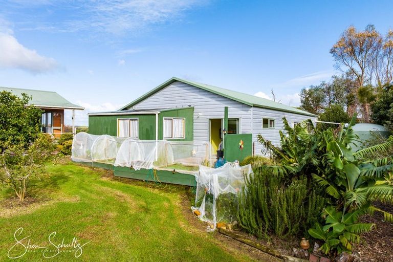 Photo of property in 7 Te Opi Road East, Whakapirau, Maungaturoto, 0583