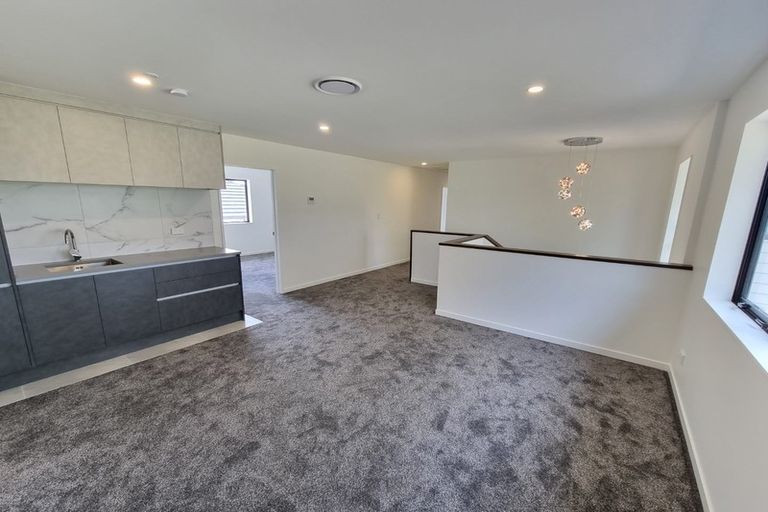 Photo of property in 25 Henriette Place, Totara Park, Auckland, 2105