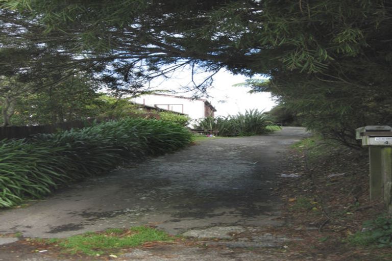 Photo of property in 4a Blandford Way, Newlands, Wellington, 6037