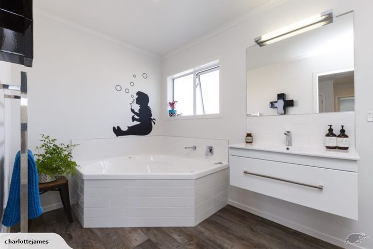 Photo of property in 162a Fitzherbert Avenue, West End, Palmerston North, 4410