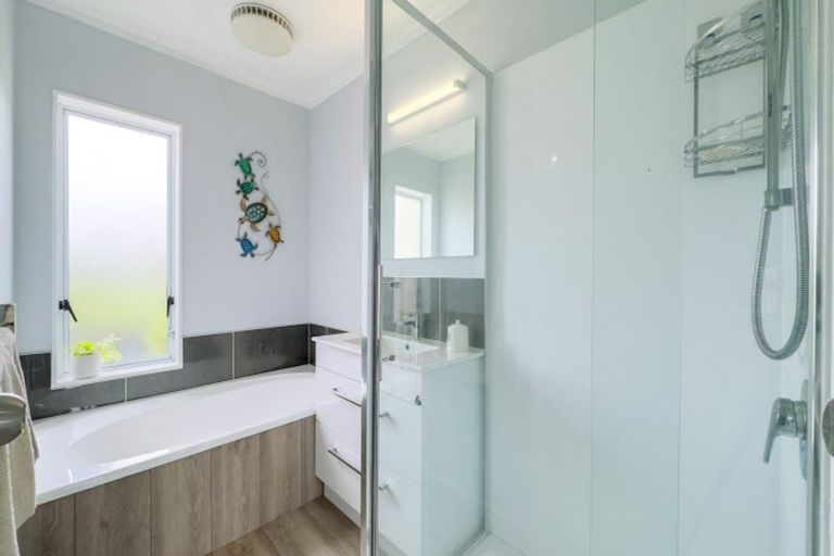 Photo of property in 1 Ohinemuri Place, Paeroa, 3600