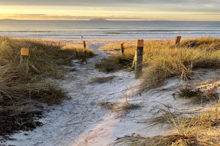 Photo of property in 14 Surfside Lane, Ruakaka, 0116