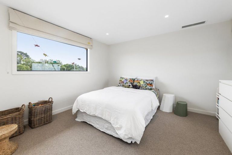 Photo of property in 56 Covil Avenue, Te Atatu South, Auckland, 0610