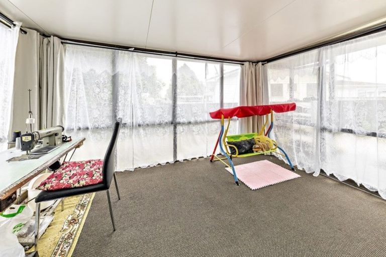 Photo of property in 1/13 Mon Desir Place, Manurewa, Auckland, 2102