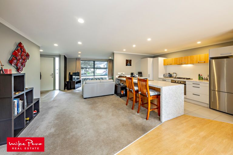 Photo of property in 47 Bruce Pulman Drive, Takanini, 2112