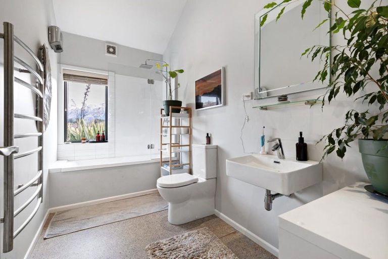 Photo of property in 34 Birley Rise, Glenorchy, 9372