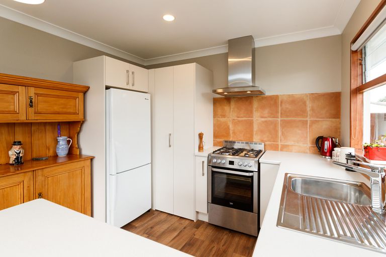 Photo of property in 10 Wood Street, Takaro, Palmerston North, 4410