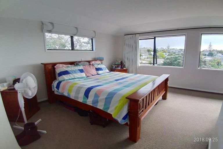 Photo of property in 1/22 Penzance Road, Mairangi Bay, Auckland, 0630