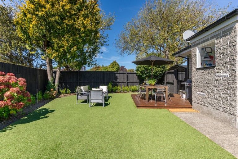 Photo of property in 1/4 Wadeley Road, Ilam, Christchurch, 8041