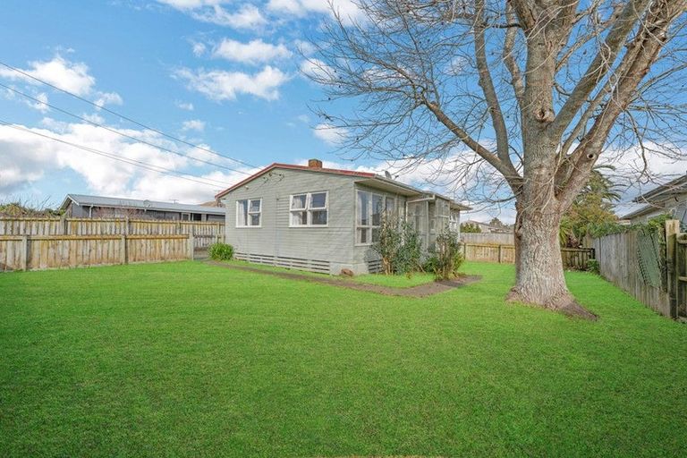 Photo of property in 76 Cambridge Terrace, Papatoetoe, Auckland, 2025